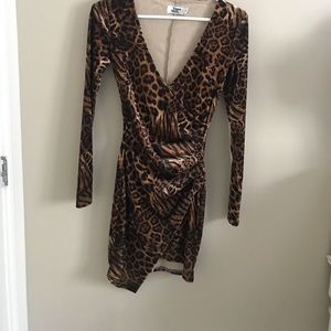 Gorgeous fitted cheetah dress